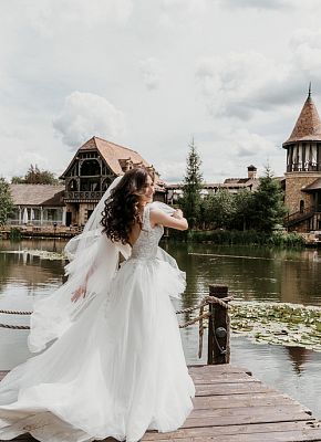 полина горбачева на свадьбу